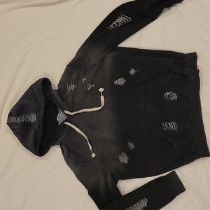 Sweatshirt distressed